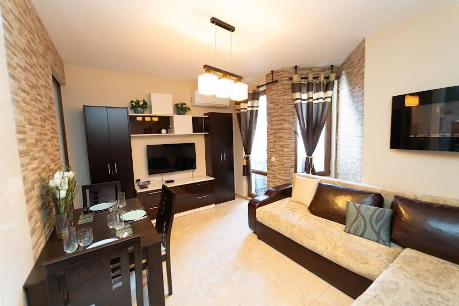 Апартамент За Гости Уют Burgas Exterior photo